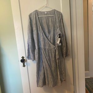 Seersucker Wrap Dreas Size XL NWT